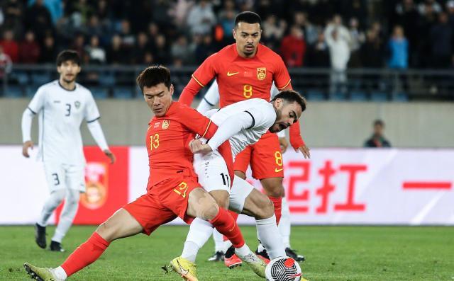 开球体育app-王秋明膝盖受伤休4周赛跑时间 国足寻腰三路出击？