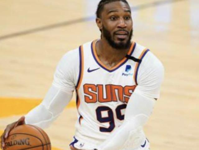 交易流言：各队质疑克劳德状态 雄鹿多次报价戈登