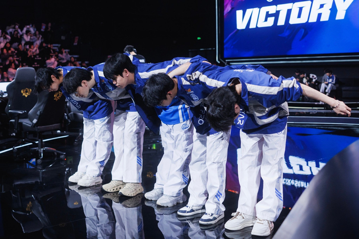 开云体育-eStarPro春季赛遗憾止步卡位赛，Fly定心丸作用显著|王者荣耀|电竞赛事讨论|队伍|曙光|四连胜_新浪新闻